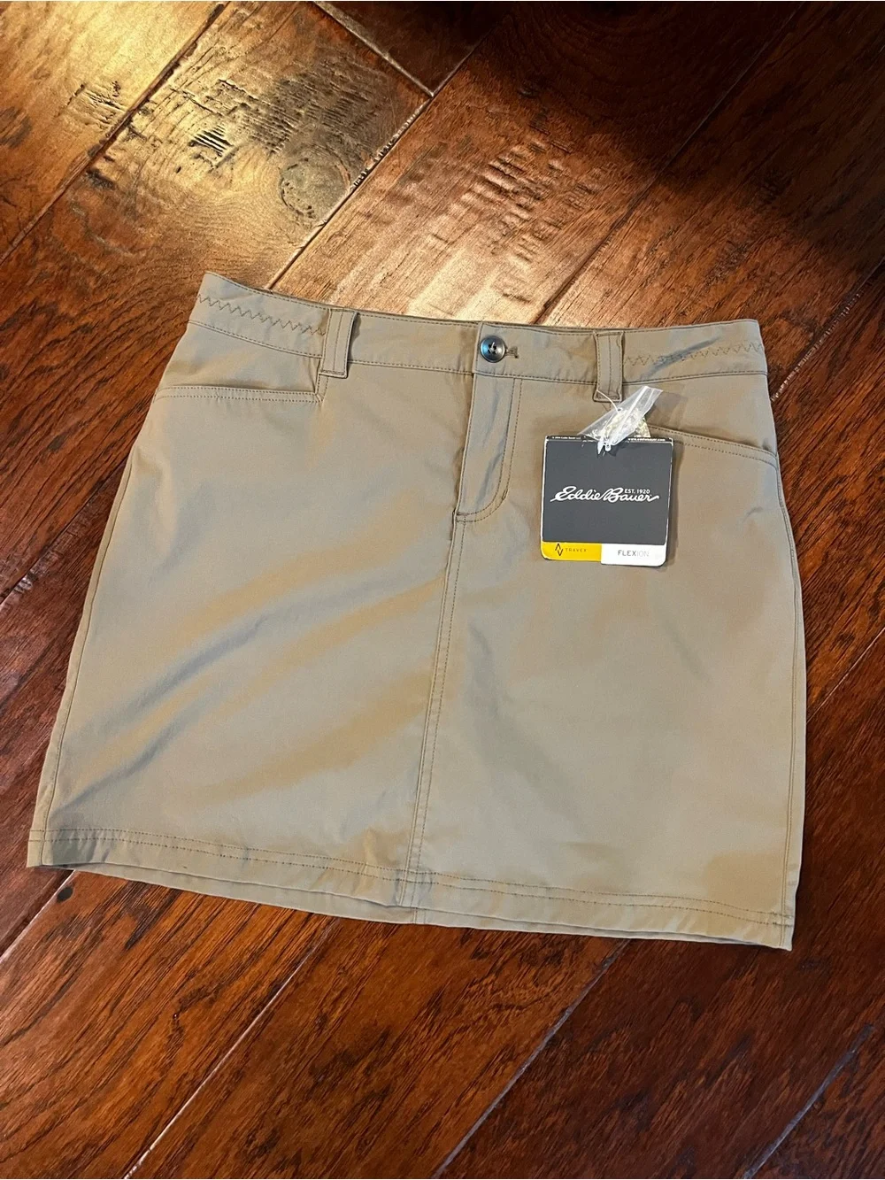 NWT Eddie Bauer Travex Flexion Horizon Skort Size 6 Khaki